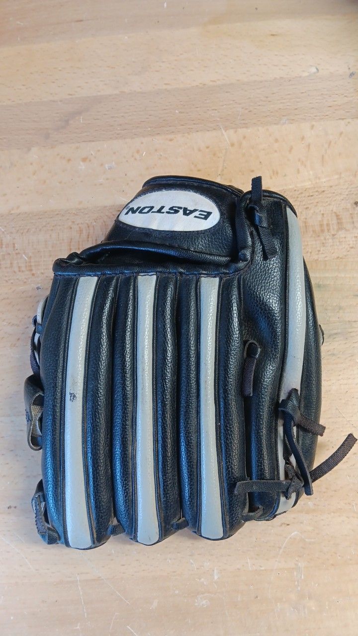 Tball Glove