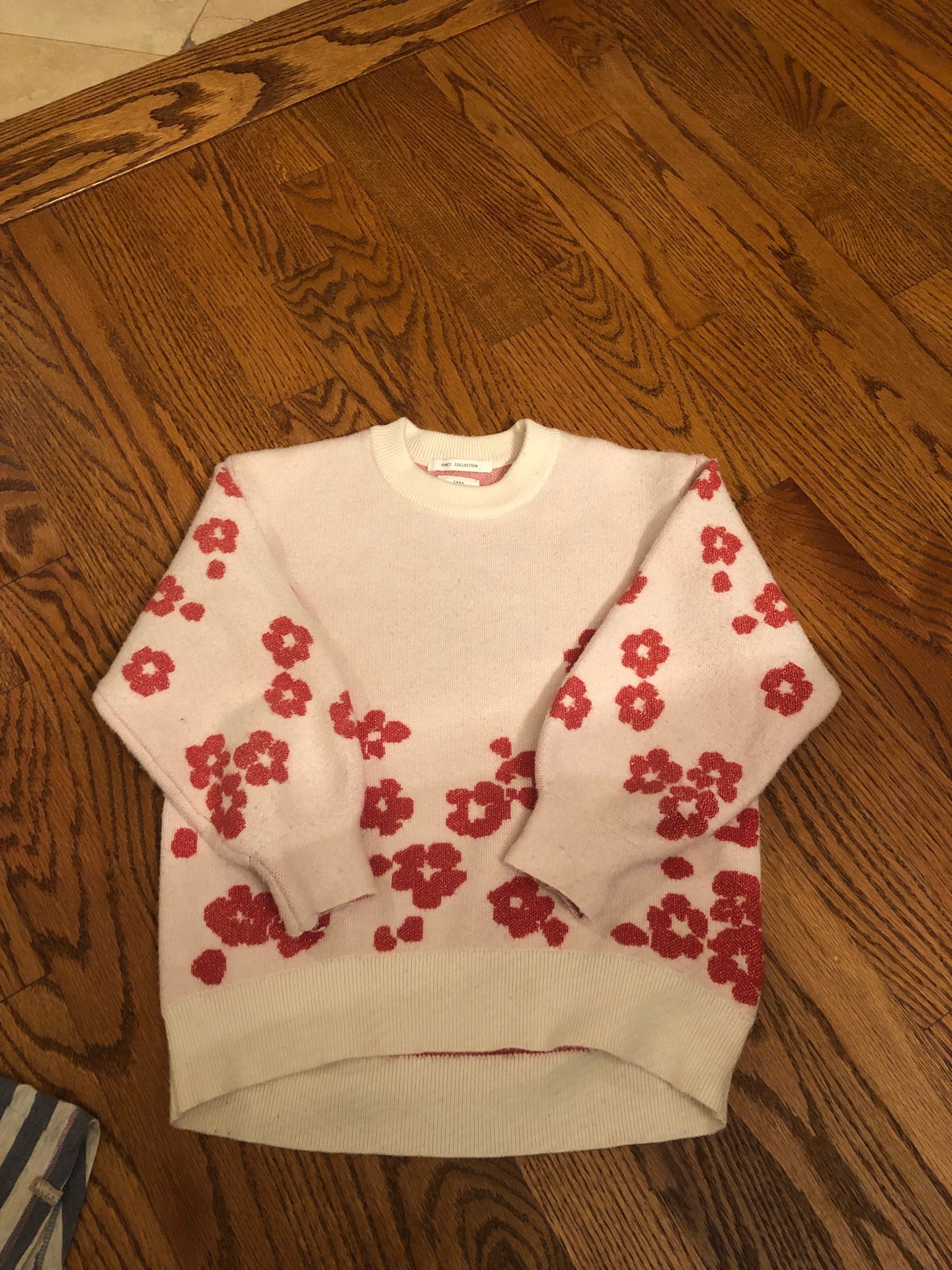 Girls sweater size 6 Zara brand