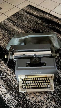 1970’s Olivetti Linea 98