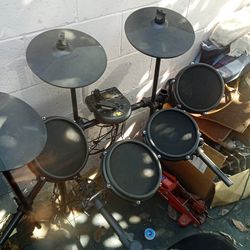 Alesis DM7X  Nitro drum module kit