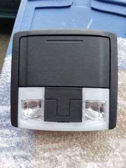 Ford dome lamp assem with sunglasses holder
