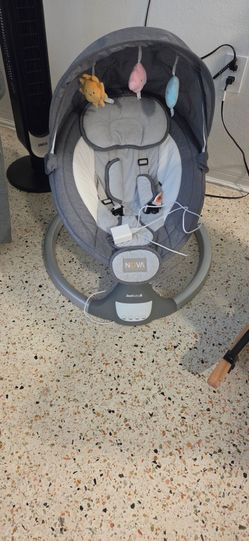 Mecedora bebe gris