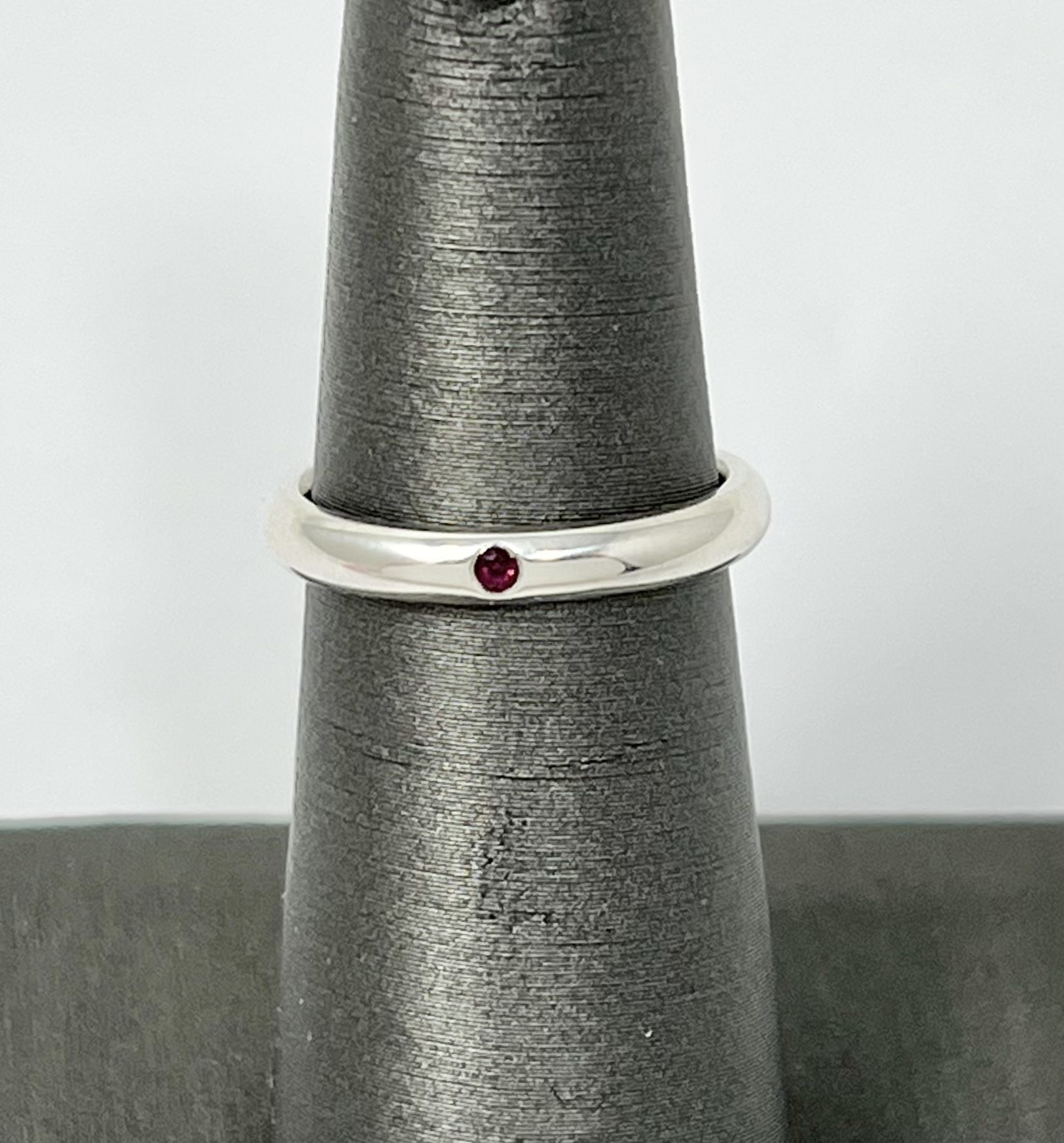 Tiffany & Co Elsa Peretti 925 Sterling Silver Ruby Stacking Band Ring Sz 5