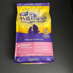 Wellness Complete Health Sensitive Skin & Stomach Salmon & Rice Dog Food