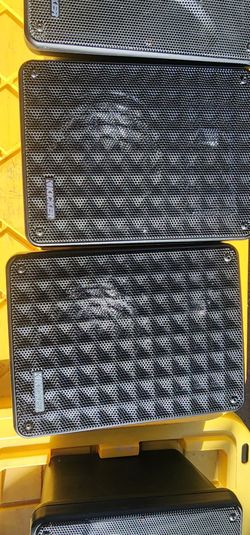 Kicker speakers/ Sony receiver