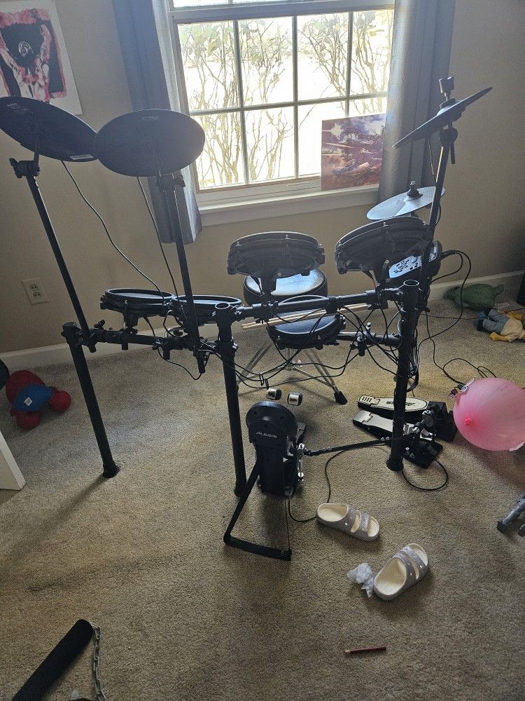 Alesis Nitro mesh Drum Kit With Add-ons