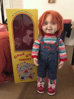 28 inch ( over 2 ft ) Good guy chucky doll