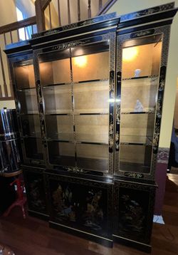 Drexel Et Cetera Chinoiserie Black Lacquer Decorated Breakfront China Cabinet