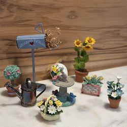 MINIATURES- garden / flowers