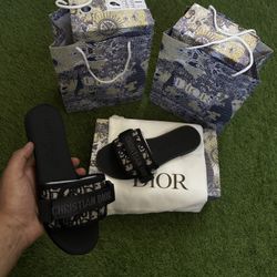 Dior Slides 5.5 Women With Shopping Bag