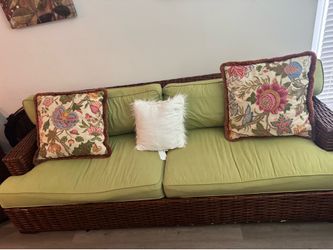 Couch set