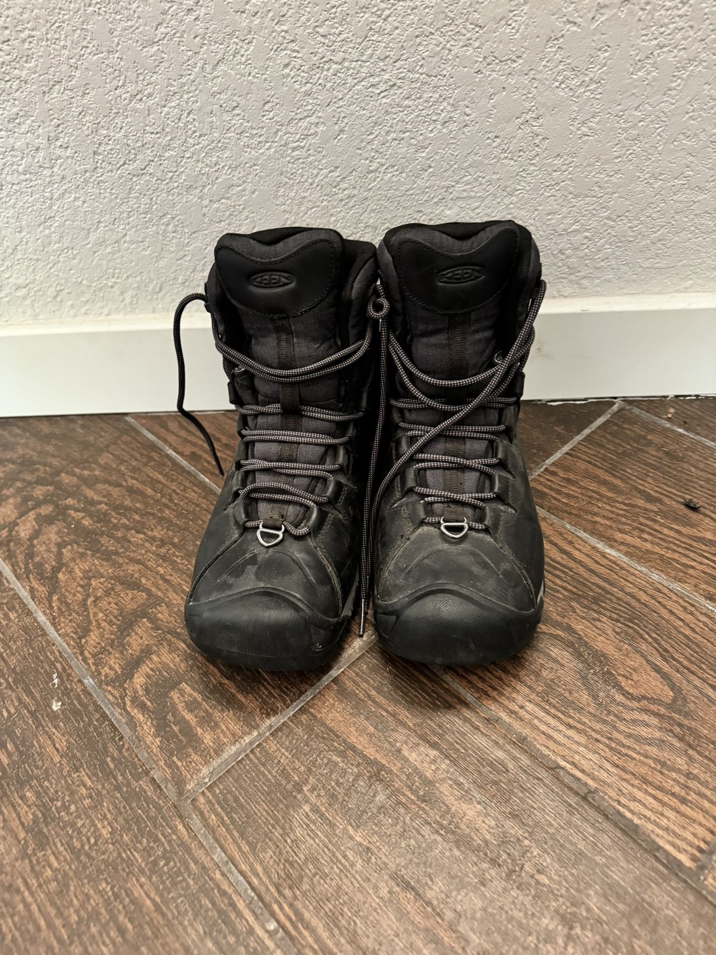 Keen Men’s Shoe 8.5