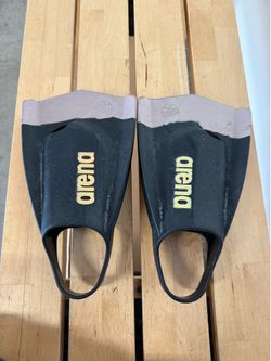 Arena swim fins size 4.5-5