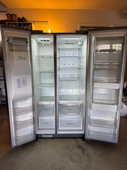 LG - 26 cu. Ft. Door-in-Door Refridgerator