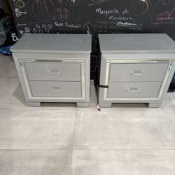     Set of 2 Mirrored Nightstands – Modern Glam – 2 Drawers