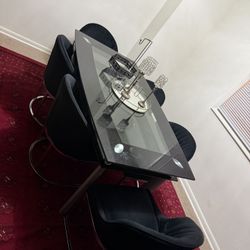 Dinning Table With 5 Chairs 