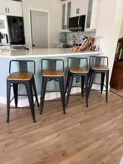 4 counter height bar stools