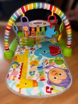 Fisher-Price Deluxe Kick & Play Piano Gym