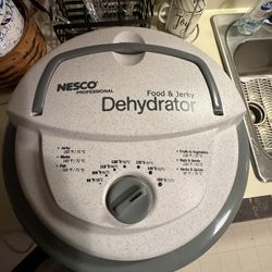 Nesco Food And Jerky Dehydrator