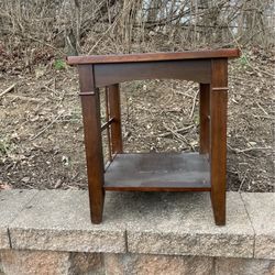 Wood 🪵 End Table Brown 🐻 