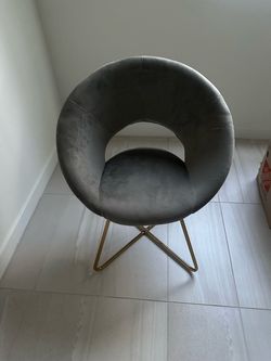 Vanity chair