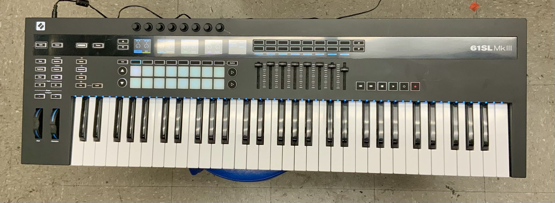 Novation 61SL MKIII MIDI Keyboard Controller Track Sequencer 61 Key USB Music Production Studio Audio Sound Music Musical Instrument Software Edit