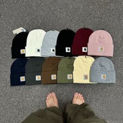 This fall and winter's trendy hats!