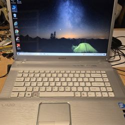 Sony VAIO 💻  LAPTOP  VGN-NW270F  (  SELL for PARTS  ).? work well but post for parts. 