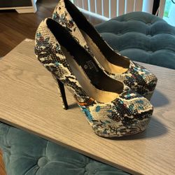 Rosette Hells Day Of The Dead Size 8 1/2