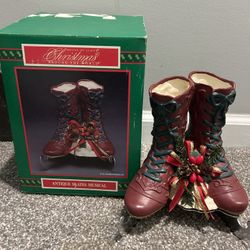 House of Lloyd Christmas around the world Antique Skates Musical