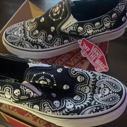 VANS 9 mens 10.5 womens Classic Vans Bandana NEW in box defect, read description/video Available 