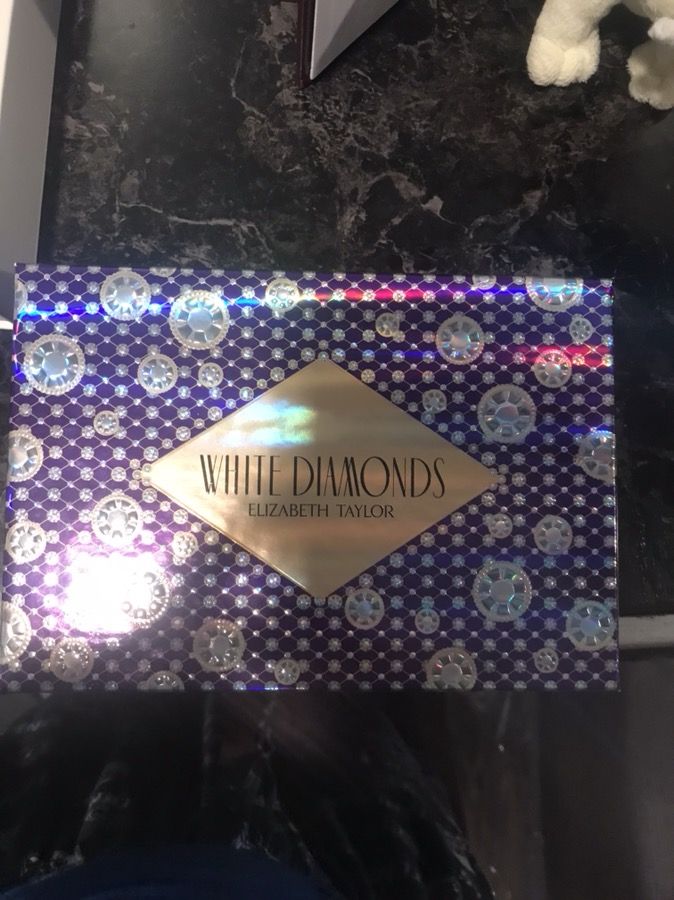 White Diamonds Perfume