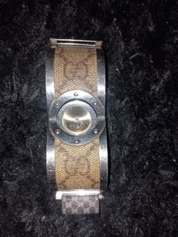 Gucci Twirl Watch (Woman's)