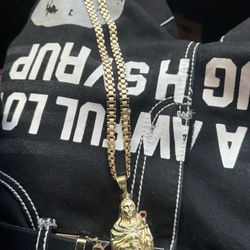 Rolex chain 22 meters 10k both wit Virrgin Mary