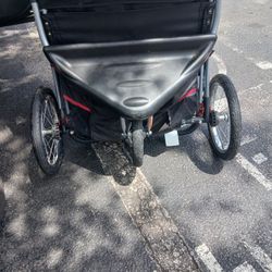 Car Seats And 3 Wheel Stroller