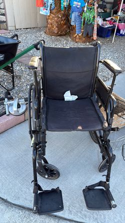 Wheelchair exercise bar with the push up holders