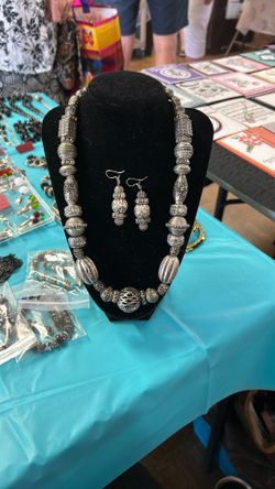 Chunky Metal Necklace And Earrings