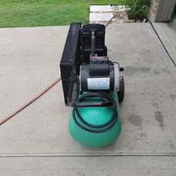 Air Compressor Electric 20 Gallon 