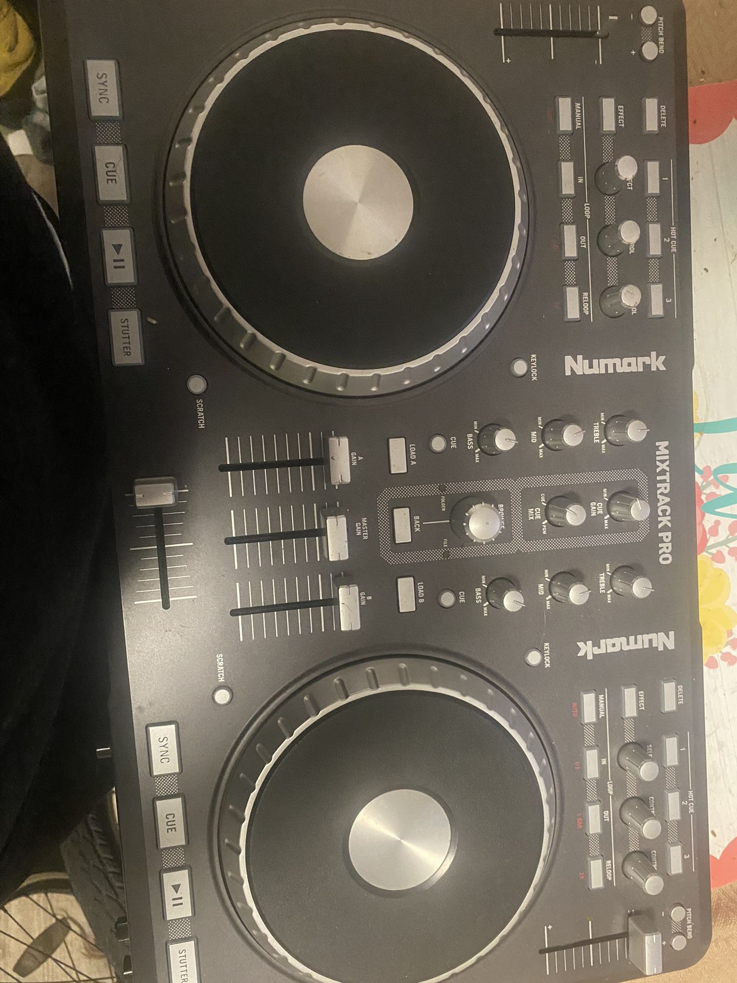 Numark Mix track Pro