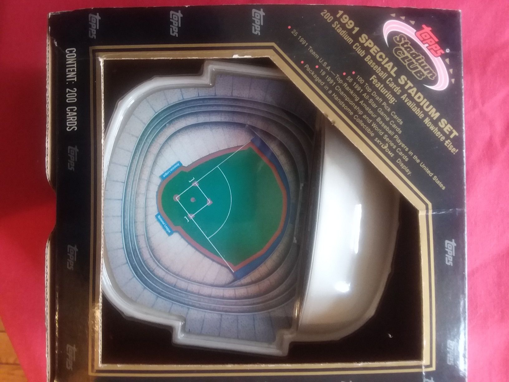 91 Stadium Club Dome Set