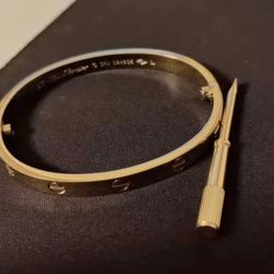 Cartier Yellow Gold bracelet. Size 17