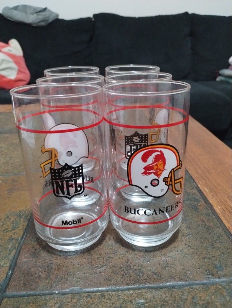 Vintage NFL Buccaneer Glass Cups 6 Count