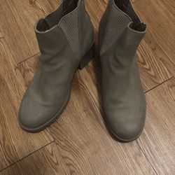 MIA boots