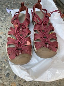 Women’s Keen water Sandals size 9.5