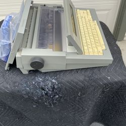 Brother Electric Typewriter With New Ribbon Works Well Wordprocessor