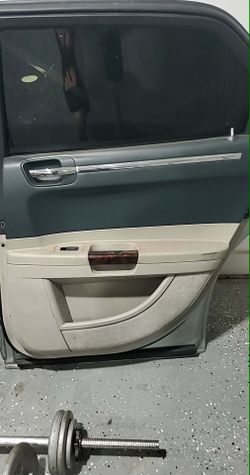 Chrysler 300 doors