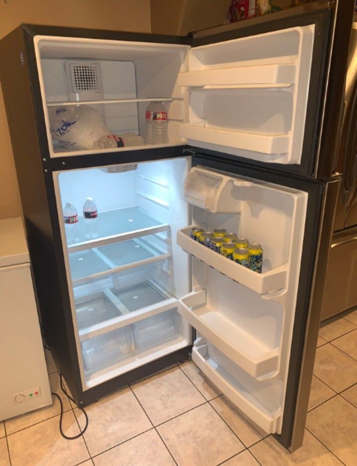 Refrigerator GE