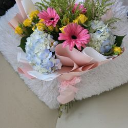 Mixed Flowers Bouquet