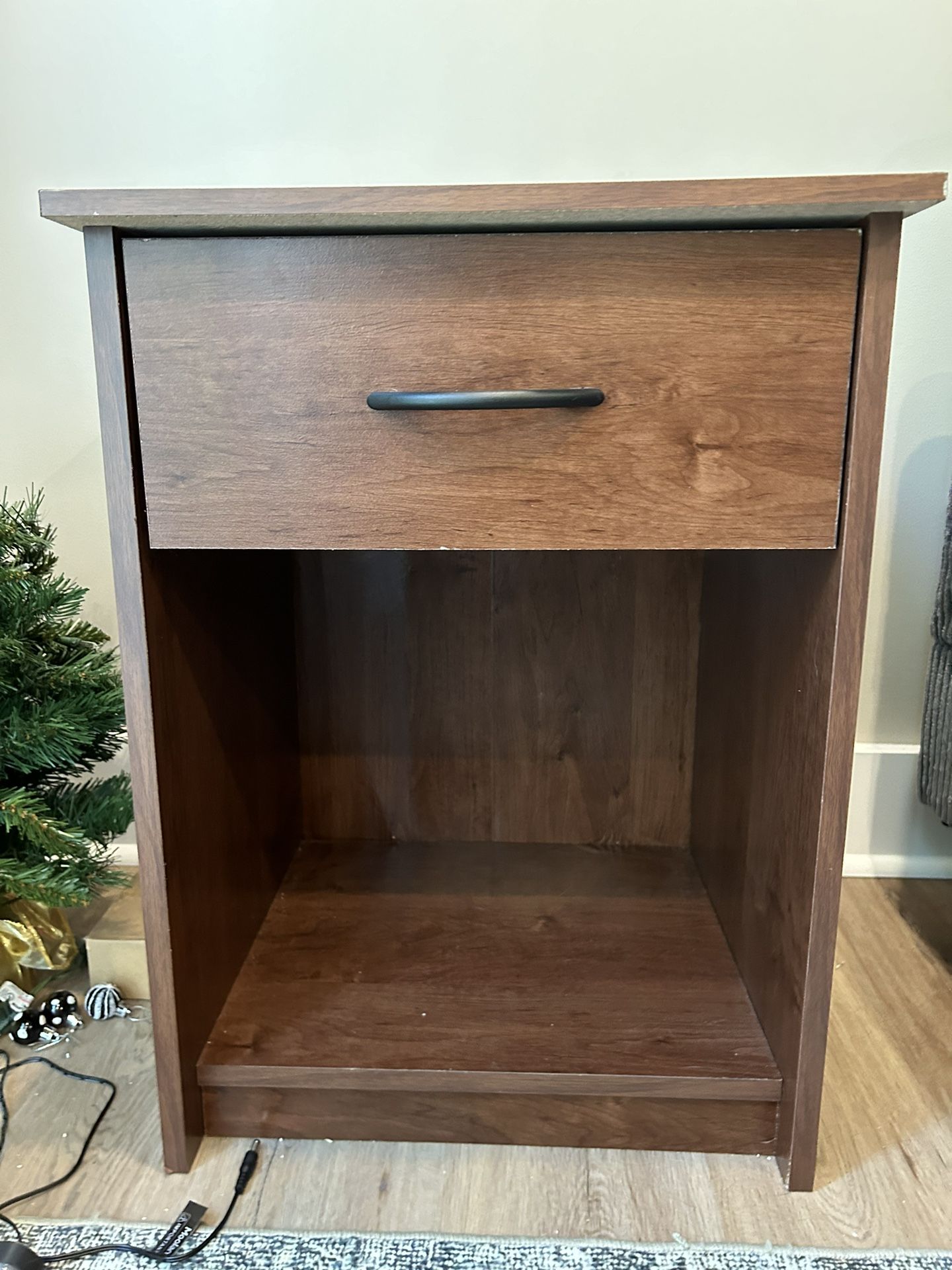 Nightstand (Free)