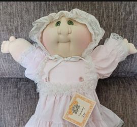 Cabbage Patchkids Colectable Doll